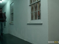 Κώλος, Μεγάλα βυζιά, Πίπα, Πίρσινγκ, Πρώτου προσώπου, Πραγματικότητα, Τατουάζ, Τεράστιος