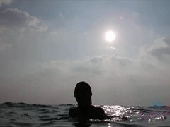 Amatoriale, Bagno, Spiaggia, Toccando, Orgasmo, Piercing, Fumando   smoking, Ragazza