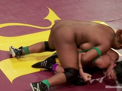 Anale, Tette grandi, Facesitting, Toccando, Umiliazione, Lesbica, Figa, Lotta wrestling