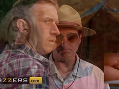 Μεγάλος κώλος, Μεγάλα βυζιά, Ξανθιά, Πίπα, Βρετανός, Εκτός, Ο γιος, Βυζιά