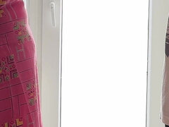 Aunt's the Step-aunt with a Big Ass Was Left Fiercely by the Young Nephew with a Female Condom.