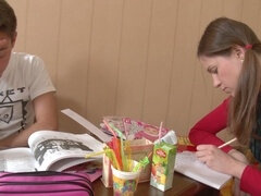 Stor kuk, Avsugning, Universitet, Sperma i munnen, Sperma shot, Europeisk, Första gången