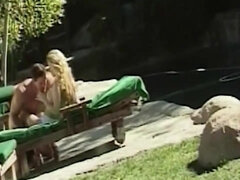 18, Rit, Blondinka, Zunanji izliv, Zunaj, Muco, Joške, Retro