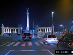 Lizanje anusa, Fafanje, Avtobus, Moški z dvema ženskama, Poljubljanje, Zunaj, Muco, Rdečelaska