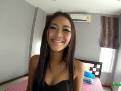 Asiatisch, Blasen, Hundestellung, Hardcore, Lecken, Pov, Thai, Titten