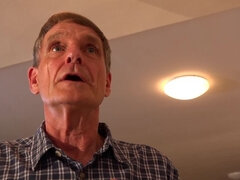 Blondi, Käsihoito, Suudella, Selkäsauna, Itsetyydytys, Uima allas, Niellä, Teini