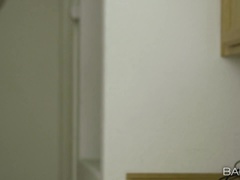 Μωρό, Ξανθιά, Πούτσος, Σε στάση σκύλου στα τέσσερα, Γλείψιμο, Αυνανισμός, Ντουζ, Υγρό