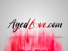 18 jaar, Blond, Pijpbeurt, Brits, Oudere vrouw, Rijpe lesbienne, Natuurlijk, Rijden