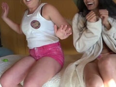 Nylonstrømper, Lille kvinde, Offentlig, Strømper, Oppe i nederdel, Snugkigger