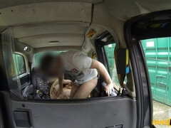 Amatorka, Obciąganie, Samochód, Sperma, Styl na pieska, Rozdziawiony, Na wolnym powietrzu, Punkt widzenia