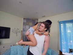 Asiater, Svart, Kukk suging, Brunette, Dype svelg, Petite, Pupper