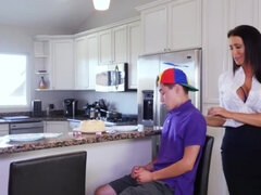 Amatéři, Velké kozy, Kuřba, Brunetka, Hardcore, Milf žcbp, Mamina, Vyholené