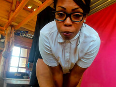 素人, デカ尻, 黒人, 言葉責め, 眼鏡, 手コキする, 一人