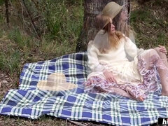 Blondynka, Cycata, Włochaty, Masturbacja, Naturalne cycki, Na wolnym powietrzu, Solo, Cycki