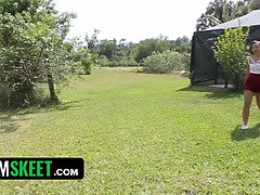 18 let, Kuřba, Brunetka, Nazí chlapi, Ebenové, Venku, Teenka, Kozičky