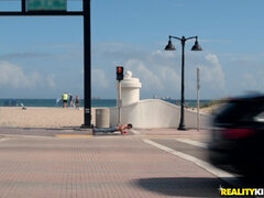 Culo, Playa, Mamada, Corridas, Corridas faciales, Masturbación, Al aire libre, Perforación