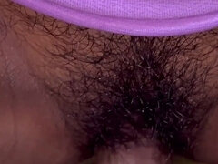 18 ans, Amateur, Sucer une bite, Tir de sperme, Poilue, Branlette thaïlandaise, Fait maison, Adolescente