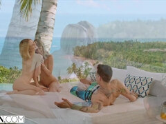 Blondine, Pik sutte, Hundestilling, Erotik, Kysse, Udendørs, Fisse, Trekant