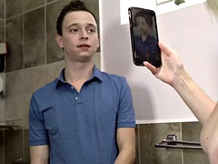 Blonde, Mère que j'aimerais baiser, Nénés