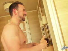 V zákulisia, Veľké kozy, Brunetka, Striekanie semena, Hardcore