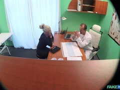 Amatør, Pik sutte, Doktor, Give finger, Sygeplejerske, Fisse, Bryster, Uniform