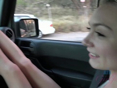 Amateur, Playa, Bikini, Penetracion con dedos, Despelote, Orgasmo, Al aire libre, Fumando