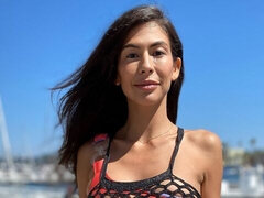 Iso perse, Iso kulli, Isot tissit, Ruskeahiuksinen, Käsihoito, Selkäsauna, Itsetyydytys, Äiti jota haluaisin panna