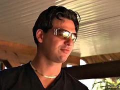 Nana, Bikini, Sucer une bite, Brunette brune, Hard, Masturbation, Piscine, Solo