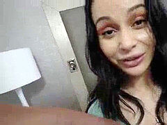 Ložnice, Kuřba, Honění, Výprask, Pička, Nevlastní máma, Tetování