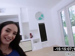 Stor stjärt, Stora tuttar, Avsugning, Cougar, Långt ner i halsen, Milf, Skriker, Styvmamma