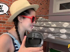 Jato de porra, Transar de quatro, Facial, Masturbação, Amordaçar, Hotel, Lambendo, Ducha chuveiro