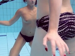 フェラチオ, 手コキする, ハンガリー人, オナニー, オーガズム, プール, 公共, 水中