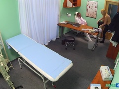 Amatør, Pik sutte, Doktor, Hundestilling, Slikning, Sygeplejerske, Kontor, Uniform