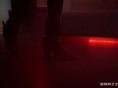 Tyttö, Isot tissit, Suihinotto, Rintava, Äiti, Pornotähti, Todellisuus, Tissit