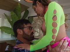 18, Hardcore, Prirodzené prsia, Pančucháče, Pička, Jazdectvo, Vyholené, Teenka