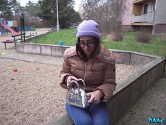 Suihinotto, Ruskeahiuksinen, Kyrpä, Vibraattori, Latinankieli, Ulkona