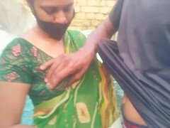 Stor pik, Pik sutte, Kæreste, Kæreste, Håndjob, Kysse, Mor jeg gerne vil kneppe, Udendørs