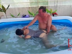 Swimming pool, gargling, breath