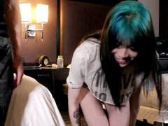 Suihinotto, Suudella, Pienikokoinen, Julkinen