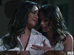 Asiat, Give finger, Lesbisk, Slikning, Lille kvinde, Fisse, Realitet, Teenager