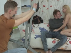 Perra, Novio, Engañando, Estilo perrito, Novia, Bragas, Pene