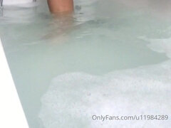 Amatoriale, Culo grosso, Tette grandi, Brunetta, Fatto in casa, Latina, Mamma che vorrei scoparmi, Solo