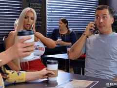 Blondine, Pik sutte, Trældom, Brunette, Lingerie, Fisse, Nederdel, Strømper