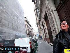 Любители, Большой член, Брюнетки, Кончили внутрь, Семяизвержение, Милф, От первого лица, На публике