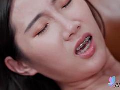 Beautiful Chinese woman Li Er had a sexual affair with her ex boyfriend