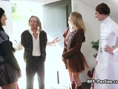 Enthousiasteling, Grote mammen, Kwartet, Vriendin, Lesbisch, Feest, Tiener, Speelgoed