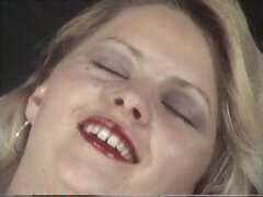 Stor rumpe, Store pupper, Blond, Kukk suging, Brunette, Lesbisk, Offentlig, Trekant