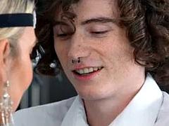 Blonde, Sucer une bite, Éjaculation interne, Masturbation, Mature, Mère que j'aimerais baiser, Fête, Belle mère