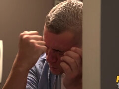 素人, 浴室, フェラチオ, 手コキする, 異人種間, オマンコ, 三人