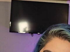 Enthousiasteling, Pijpbeurt, Seksspeelgoed, Vies praten, Dominante vrouw, Voeten fetish, Orgasme, Alleen